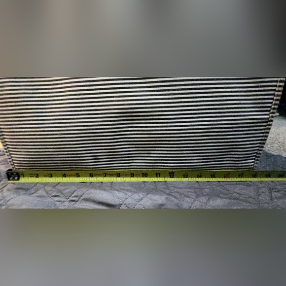 Henri Bendel Large Weekend Tote Stripe Bag - Picture 9 of 12